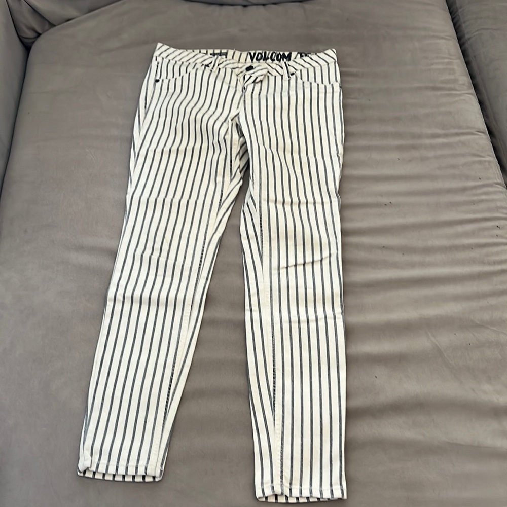 Women’s Volcom Ankle fit jeans
